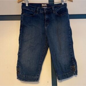 Levis Jeans Capris Women’s‎ Size 10P Perfectly Slimming 512 The Original Jean